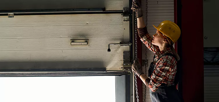 Addressing Common Garage Door Stoppage Issues in Peoria, IL